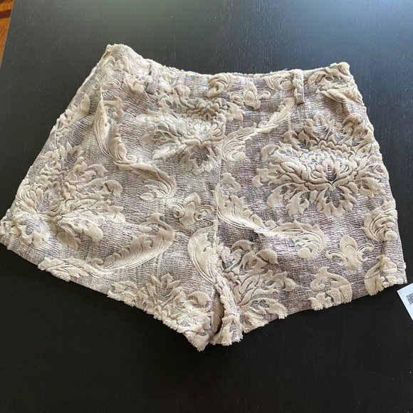 Mika & Gala - Shorts (not for sale right now) - Picture 2 of 3